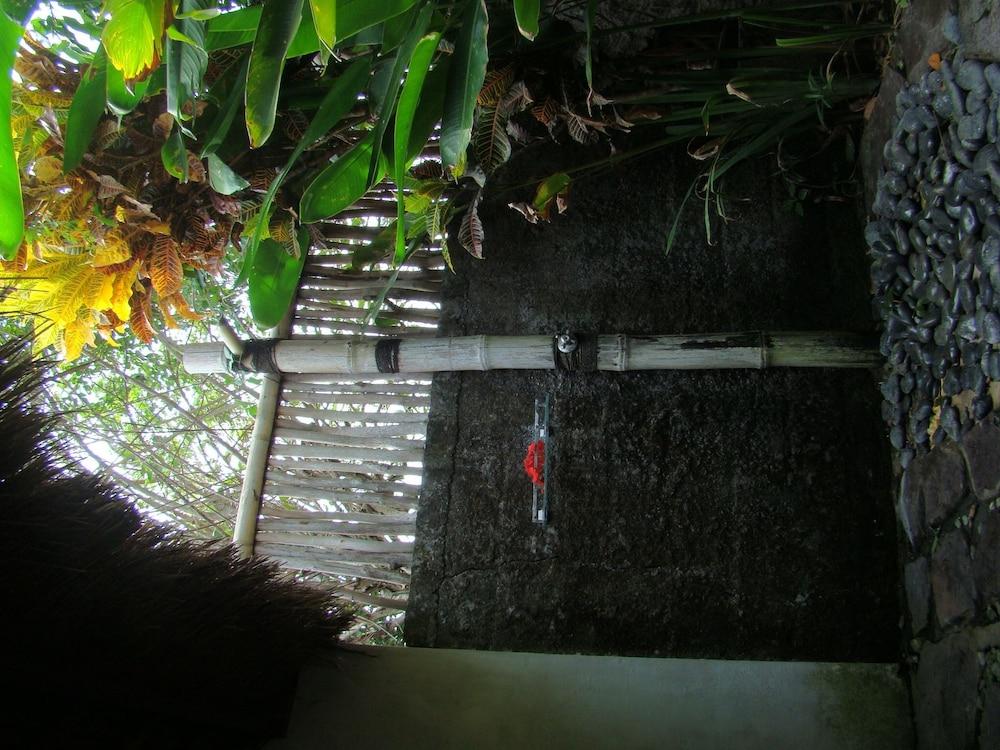 Flower Bud Bungalow Pecatu Екстериор снимка