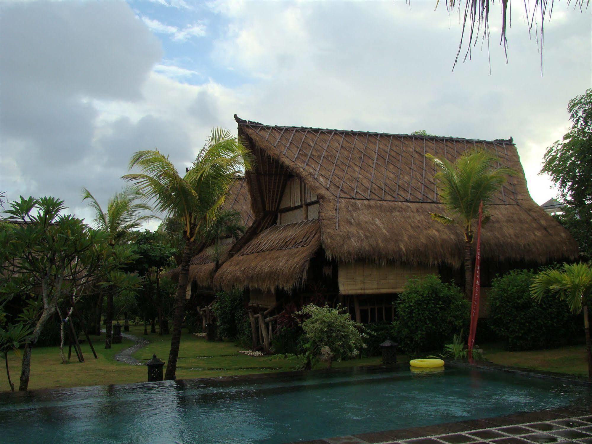 Flower Bud Bungalow Pecatu Екстериор снимка