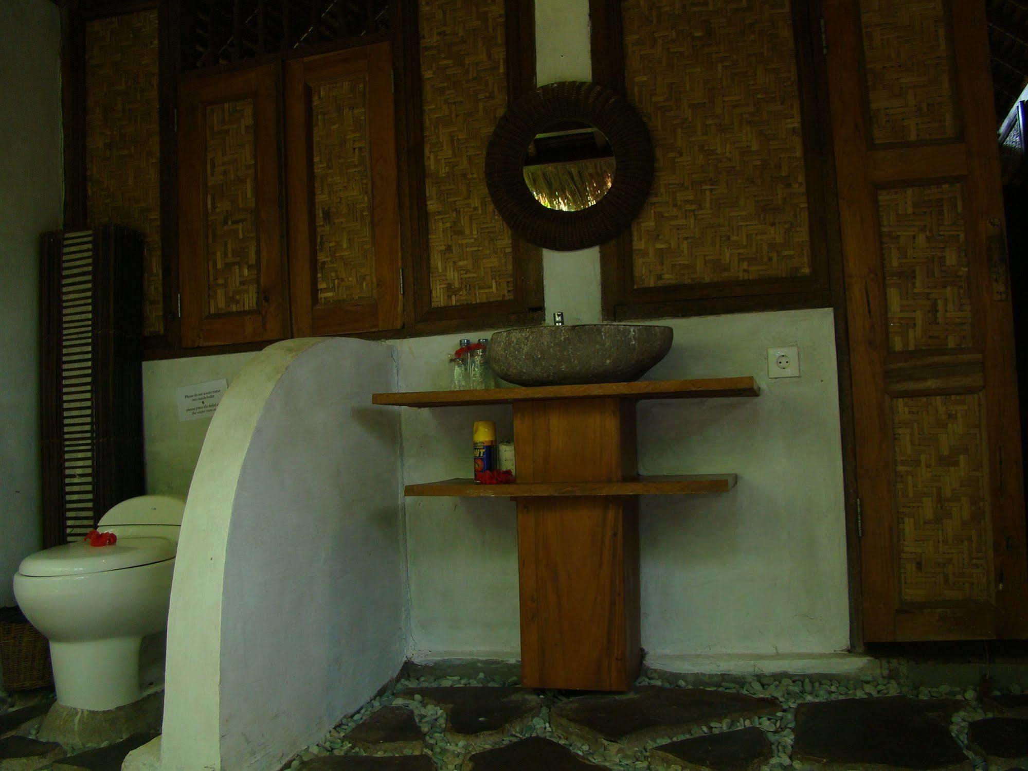 Flower Bud Bungalow Pecatu Екстериор снимка