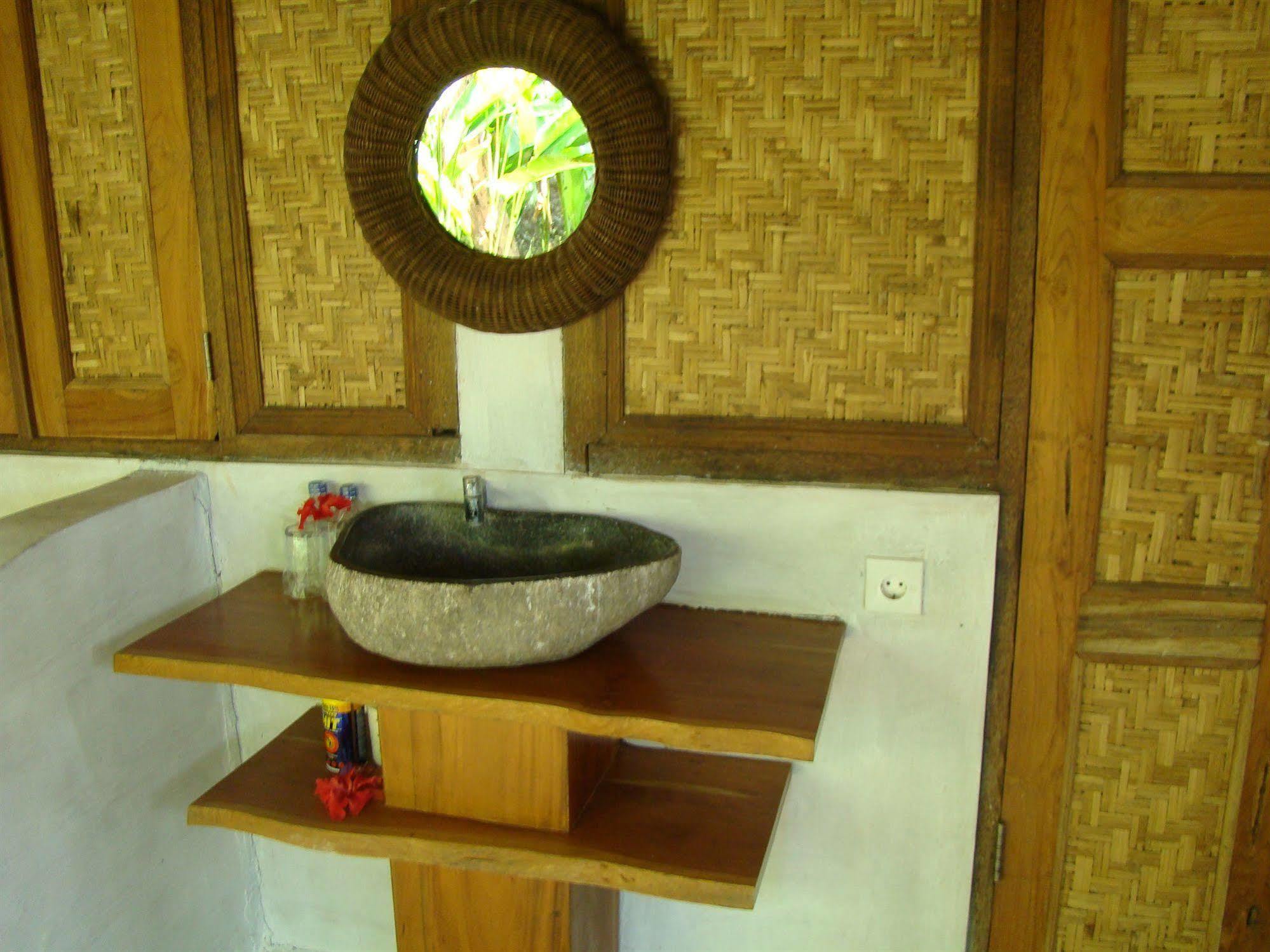 Flower Bud Bungalow Pecatu Екстериор снимка