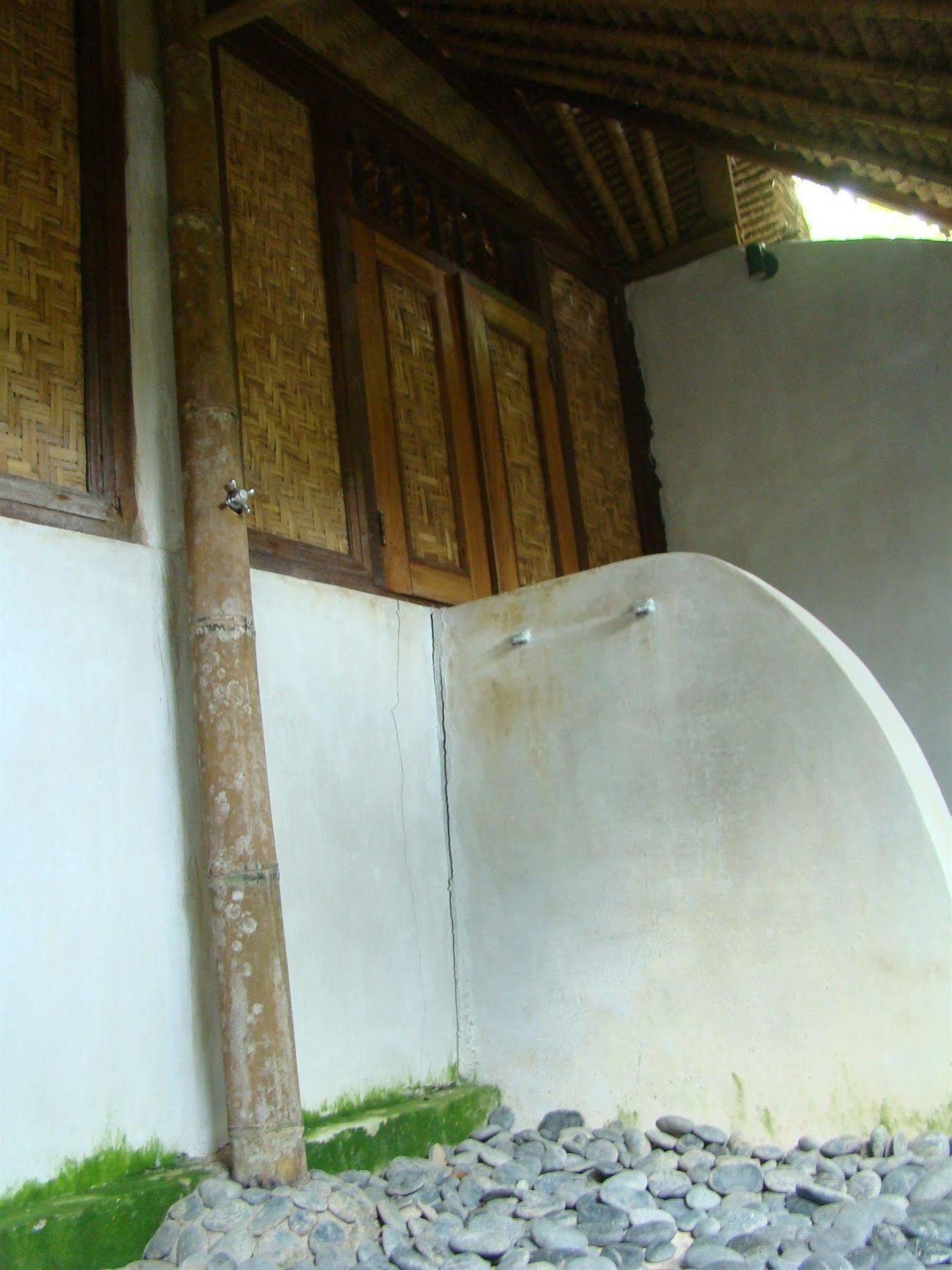 Flower Bud Bungalow Pecatu Екстериор снимка
