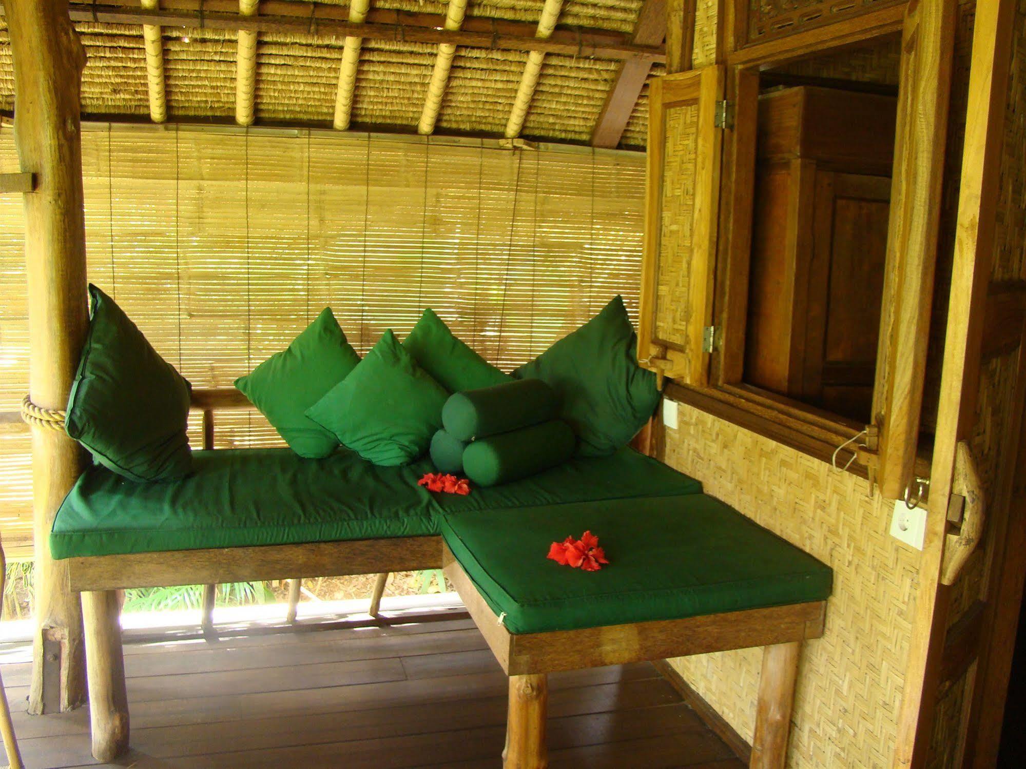 Flower Bud Bungalow Pecatu Екстериор снимка