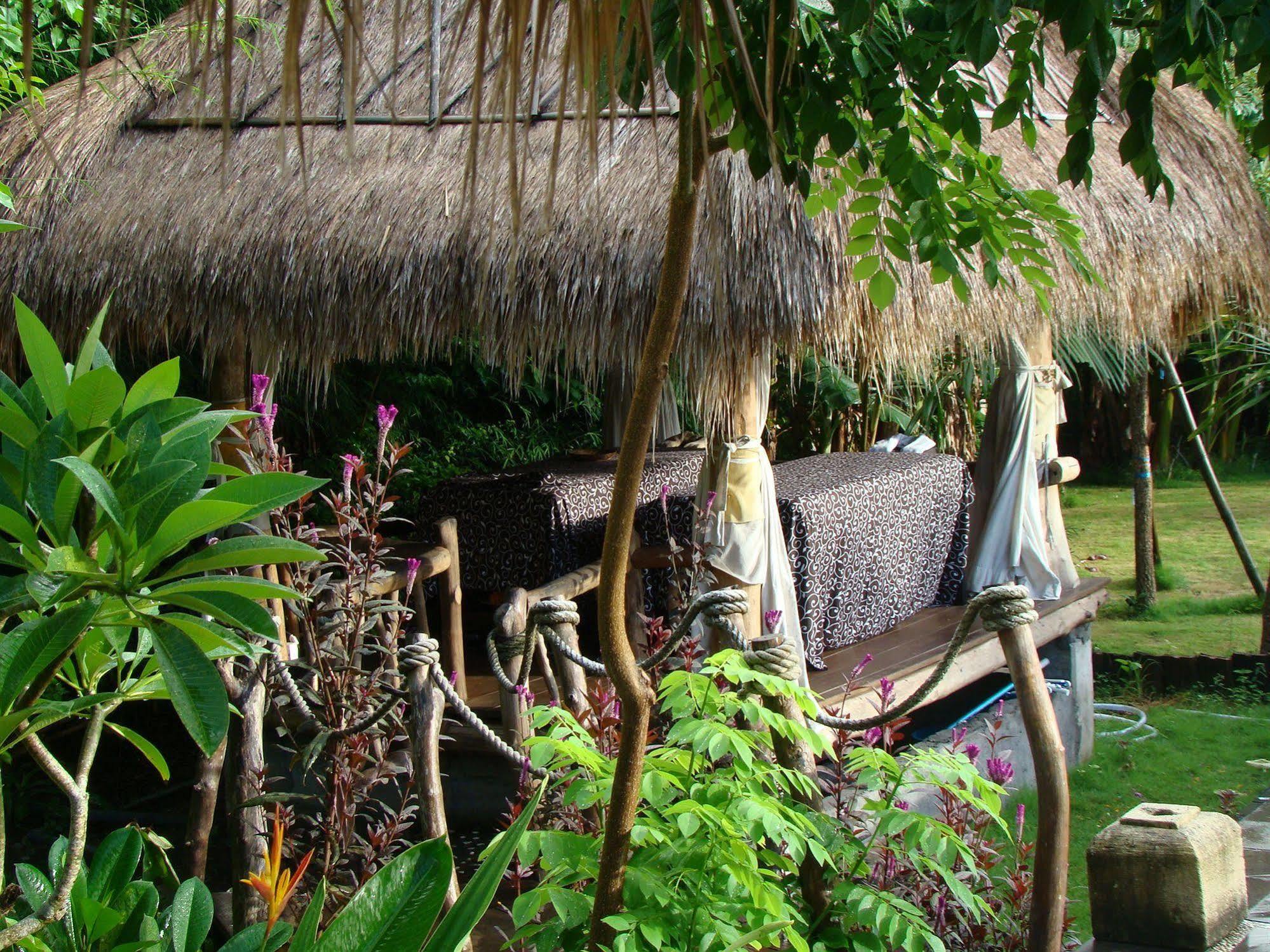 Flower Bud Bungalow Pecatu Екстериор снимка